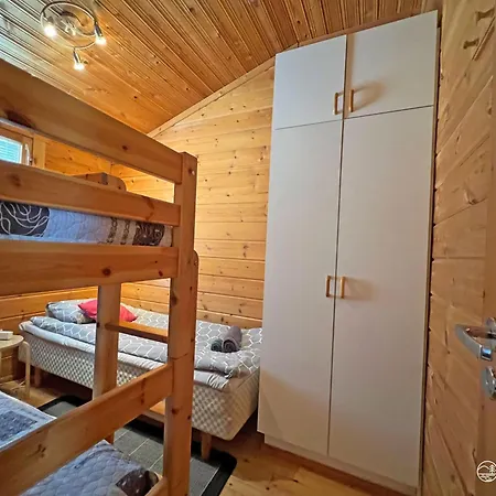 Lomariihi 8 Σαλέ Muurame