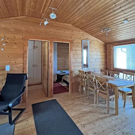 Lomariihi 8 * Muurame