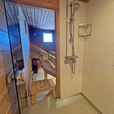 Lomariihi 8 * Muurame